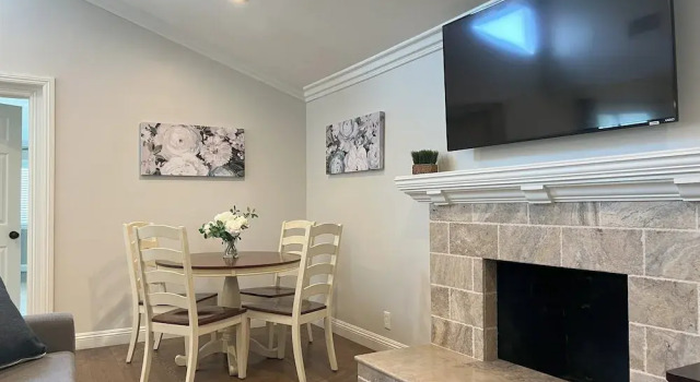 Swanky 5 bedroom 4.5 bath home (3 Master Suites)