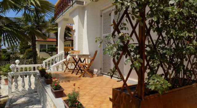 Апартаменты с балконом Apartment Leporiz