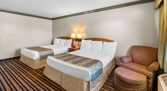 Четырёхместный номер Standard Americas Best Value Inn Vacaville