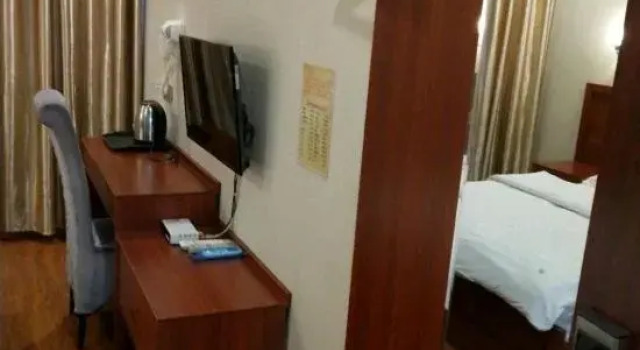 Mengcheng Jiayue Hotel, Rezerwuj Hotel Hotele w Mengcheng z parkingiem, Parking