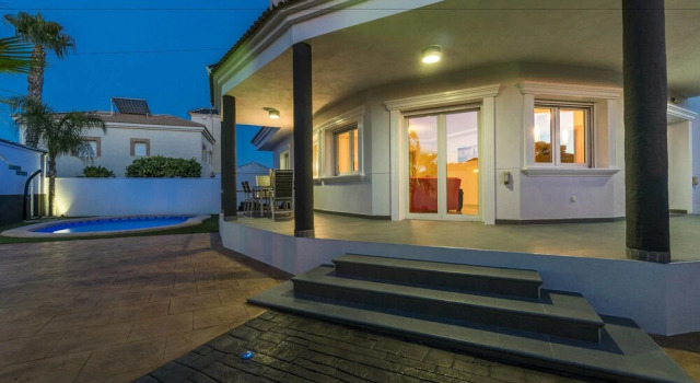 Chalet Bennecke Volcan, Забронировать Шале Отели Ориуэла 4 звезды, 4*