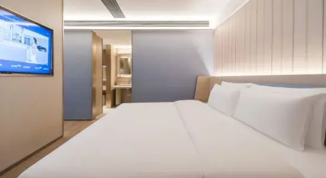 Люкс Deluxe HanTing Hotel (Zhanjiang Leizhou Xihu Park)