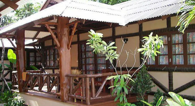 Бунгало с 2 комнатами Baan Klang Aow Beach Resort