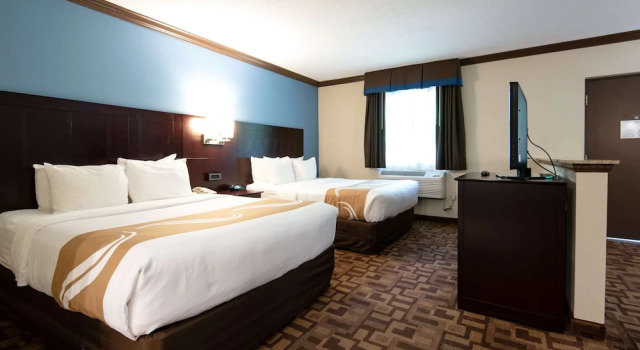 Люкс Quality Inn & Suites Quakertown-Allentown