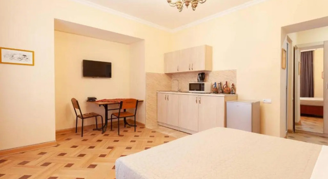 ?Comfortable Studio near Wine Factory/Rooms hotel?, Забронировать Отель Вера Тбилиси, рядом с Тбилисский государственный университет