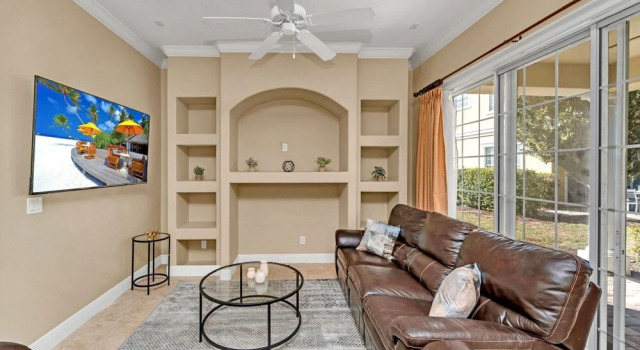 Gorgeous 4BR Home With Hot Tub and Games Room