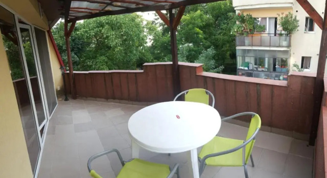 Студия с балконом Lexington Apartments