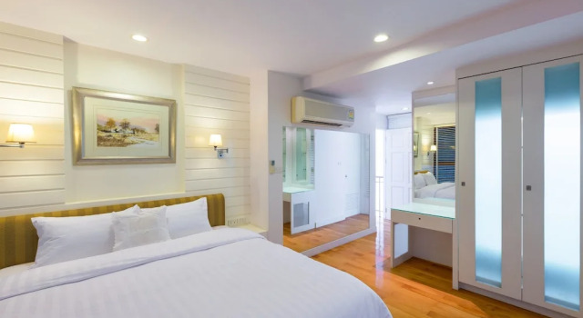 Baan LonSai Beachfront Condominium