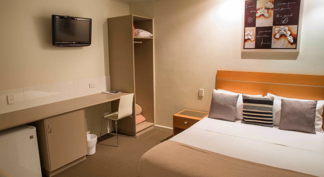 Burkes Hotel Motel