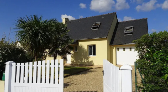 Коттедж Holiday Home in Rhuys Near Plage de Rouvran