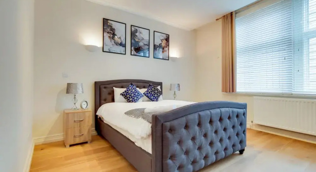 Modern 2 Bed & 2 Bath- Leicester Square
