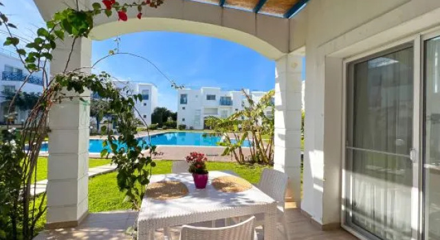 Garden Loft with Pool in Alsancak Kyrenia by HolidayKeys, Varaa Hotelli Hotellit Northern Cyprus pysäköinnillä, Pysäköinti