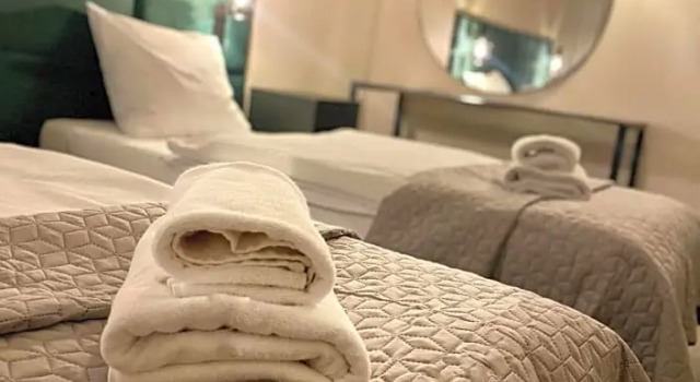 Hotel "Księżyc" w Świebodzicach, Varaa Hotelli Swiebodzice Ala-Sleesia