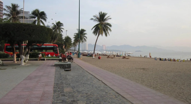 Четырёхместный номер Standard с балконом Forget Me Not Hotel Nha Trang