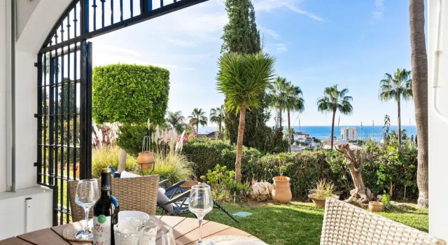 Апартаменты Amazing Pool and Garden Apartment by Costarentals - Ref 253