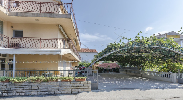Apartments Mira I, Забронировать Апартаменты/квартира Брибир Приморско-Горанская жупания