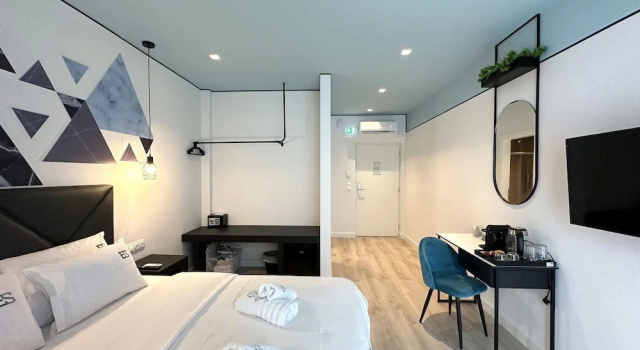 Одноместный номер Standard с балконом Апартаменты Urban Elephant Suites