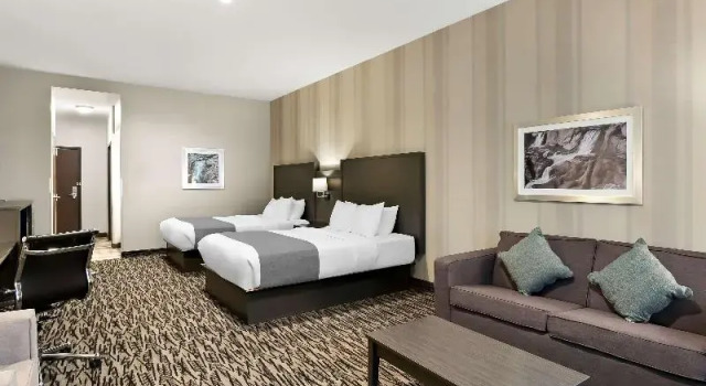 Четырёхместный семейный номер Standard Best Western Sawtooth Inn and Suites