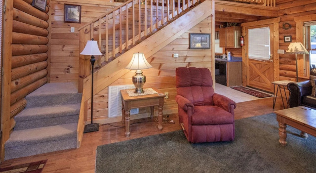 Cozy Creekside by Eagles Ridge Resort
