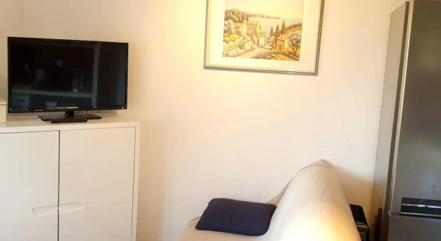 Apartment With one Bedroom in Gruissan, With Shared Pool and Furnished Balcony - 2 km From the Beach