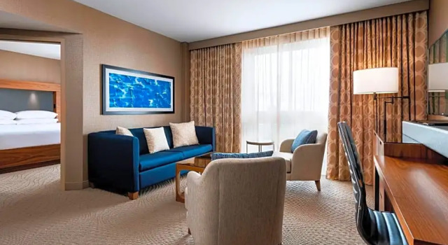 Люкс Sheraton Toronto Airport Hotel & Conference Centre