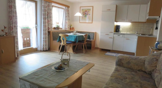 Landhaus - Praxmarer, Rezerwuj Dom wakacyjny Hotele w Tyrol z parkingiem, Parking