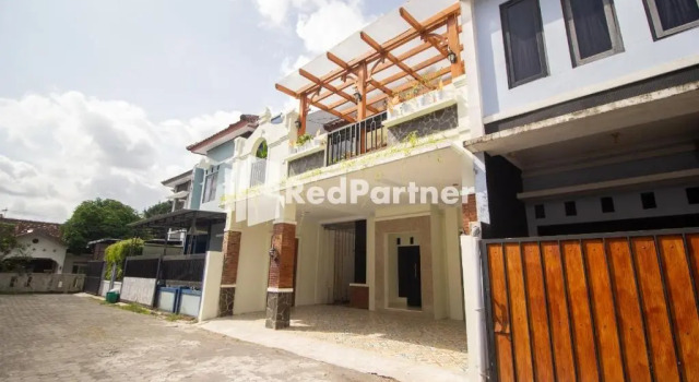 Balmoral House Ambarukmo, Book Hotel Depok 