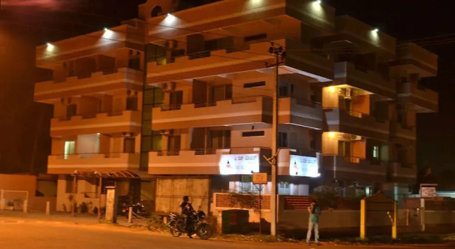 The Red Lotus Grand, Book Lejlighed Mysore Bangalore