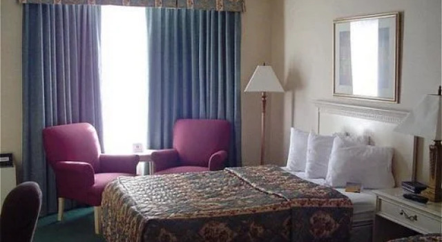Holiday Inn Trenton, Varaa Hotelli Quinte West Ontario