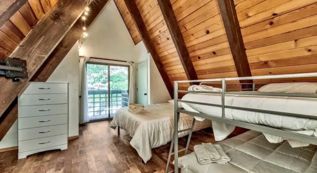 3001r Reindeer A Frame Cabin 2 Bedroom Cabin by RedAwning, Boek Vakantiehuis Hotels in Echo Lake met parkeren, Parkeren