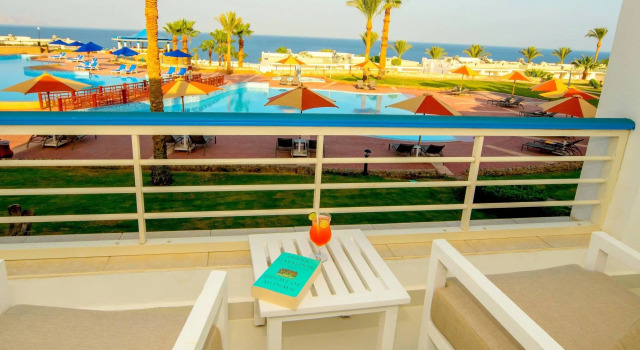 Двухместный номер в лофте Premium с балконом и с видом на море Renaissance Sharm El Sheikh Golden View Beach Resort