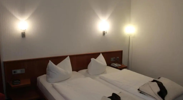 Hotel Fackelmann, Забронировать Отель Отели Нюрнберга 3 звезды, рядом с Городской музей Фембохаус, 3*