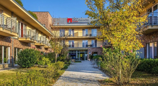 Royal Club Hotel