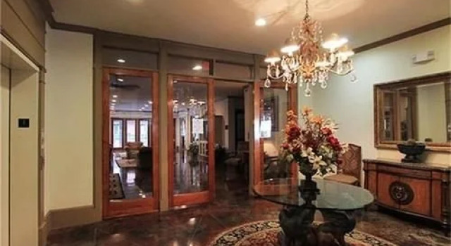 2400 Mccue By Sterling Suites