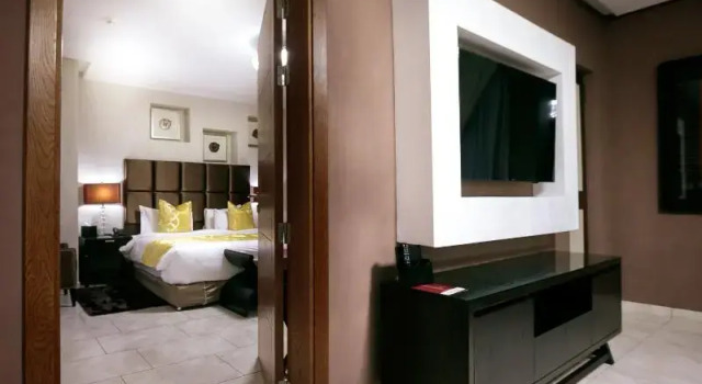 Полулюкс Oak Plaza Suites
