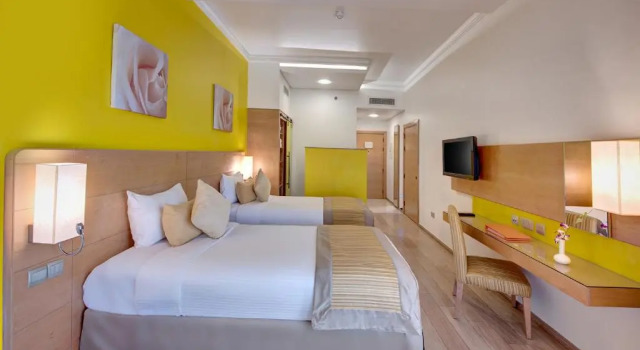 Двухместный номер Deluxe Al Khoory Executive Hotel, Al Wasl