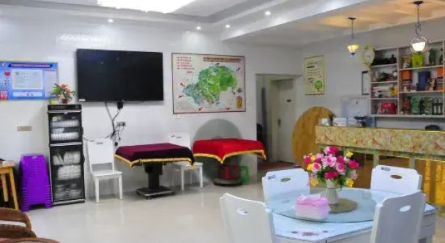 Coloroom Inn (Shennongjia Muyu Bus Passenger Station), Book Hotel Hotels in Muyu with Parking, Parking
