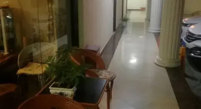 Zangyuan Hotel, Забронировать Отель Отели Шангри-Ла с парковкой, Парковка