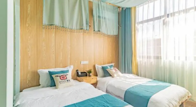 Люкс Yi Chun Xiyuanju Hotel