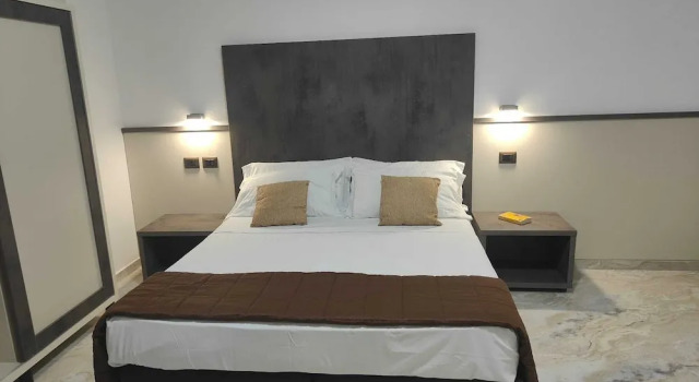 Hotel Eboli