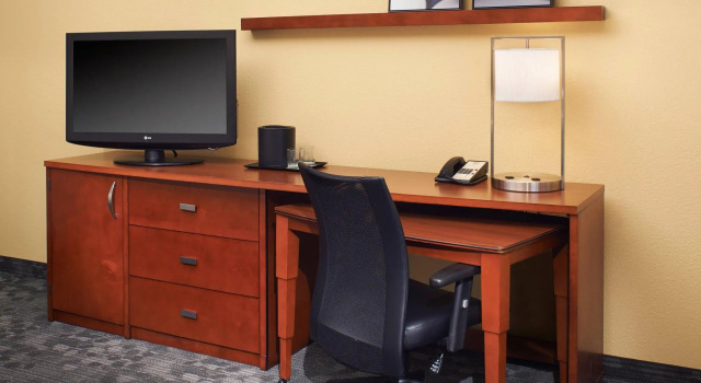 Четырёхместный номер Standard Courtyard St. Louis Westport Plaza
