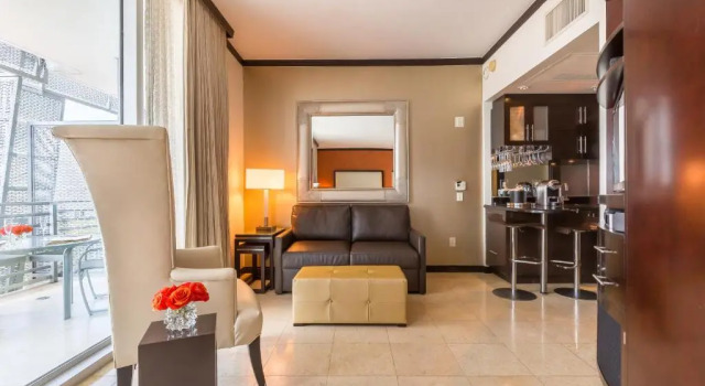 Люкс с балконом SBV Luxury Ocean Hotel Suites