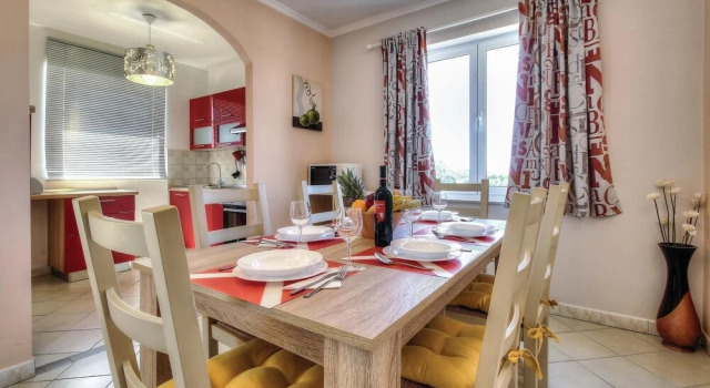 Amazing Home in Radmani With Wifi and 4 Bedrooms, Rezervovat Hotel Radmani Poreč Region