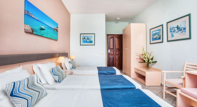 Трёхместный номер Palladium Hotel