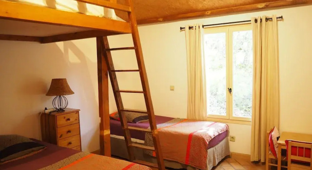 Коттедж Nice Holiday Home With Private Pool in the Luberon Park, Grambois