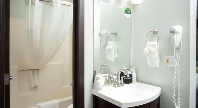 Люкс SureStay Plus by Best Western Montrose