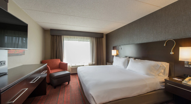 Holiday Inn Express Hotel & Suites Auburn, Varaa Hotelli Hotellit New England uima-altaalla, Uima-allas
