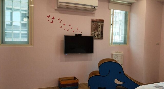 Mood Small Buildina