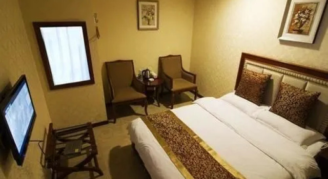 Louver Hotel