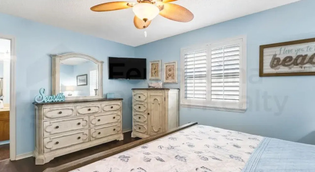 Коттедж 2706 W. 3rd St 2 Bedroom Home by RedAwning